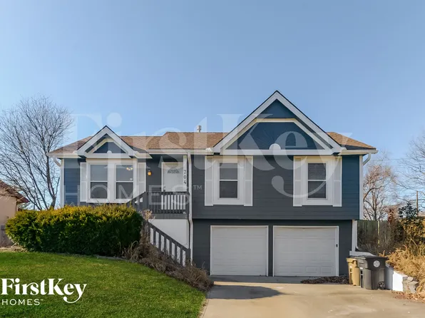 704 York Dr, Belton, MO 64012