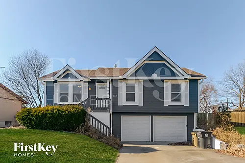 704 York Dr Photo 1