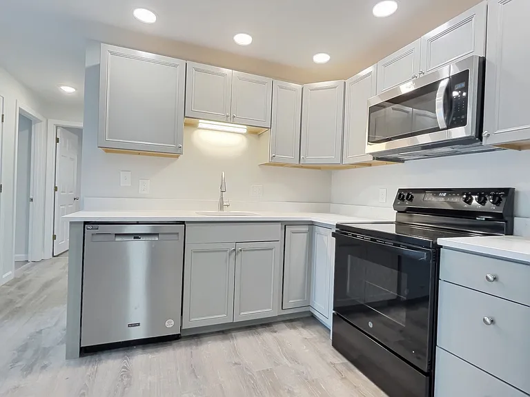76 Spring St #301 — Photo 2