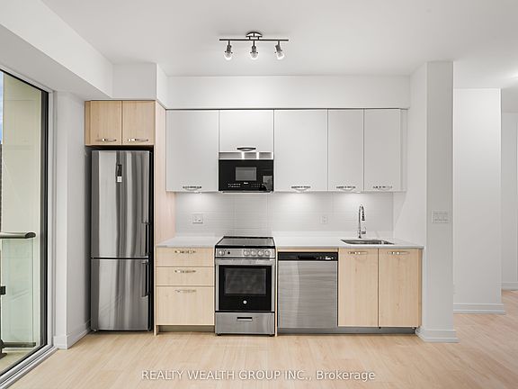 5th image of 75 James St S #1224