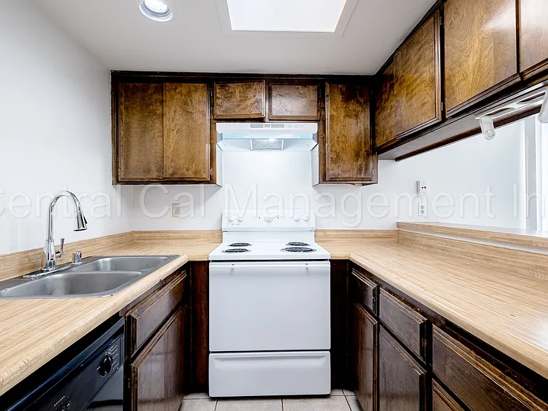7905 S Laurelglen Blvd #A-D — Photo 7