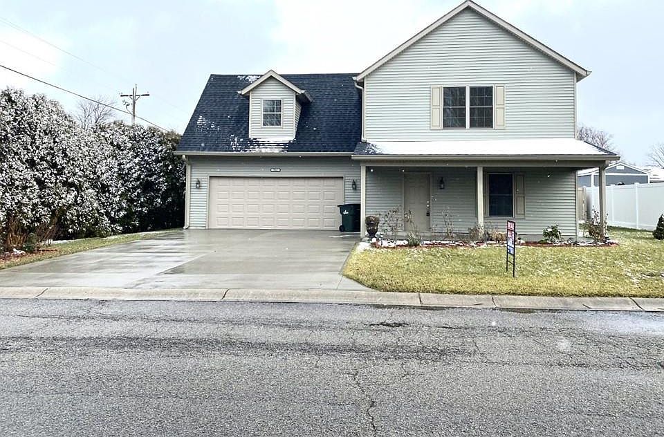 1st image of 902 S Creek Dr W