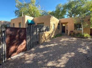 210 E Houghton St, Santa Fe, NM 87505