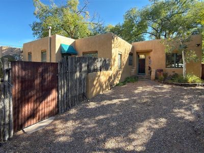 210 E Houghton St, Santa Fe, NM, 87505
