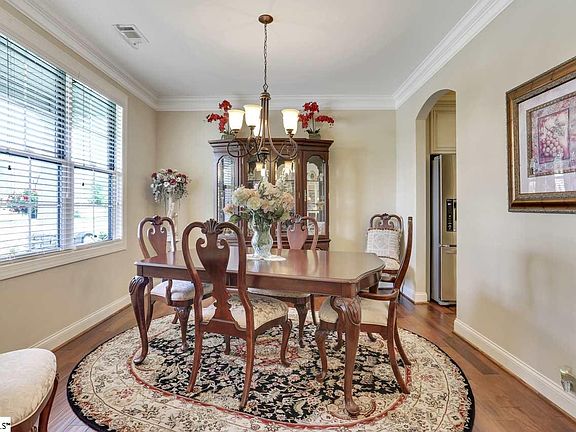 4th image of 359 Belle Oaks Dr