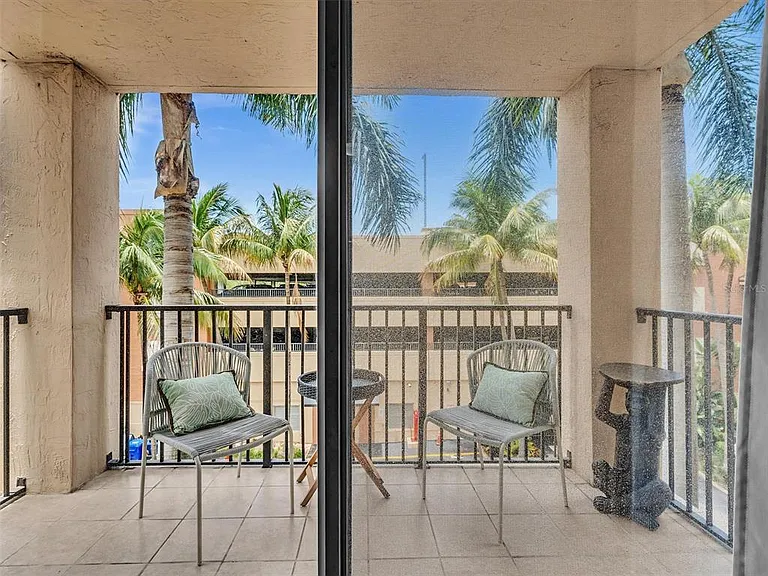 1801 N Flagler Dr #416 — Photo 34