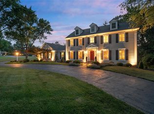 25 Forest Club Dr, Chesterfield, MO 63005