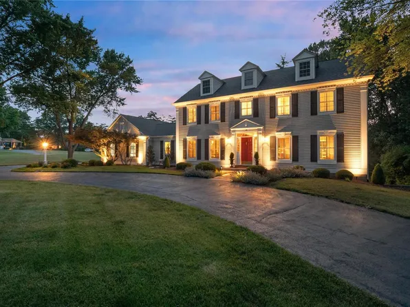 25 Forest Club Dr, Chesterfield, MO 63005