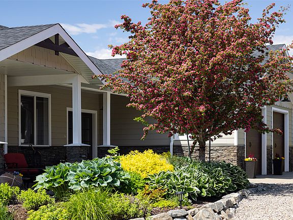 4th image of 98 Ranchland Pl