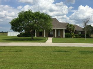 118 Longwood Dr, Napoleonville, LA 70390