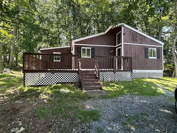 4774 Pine Ridge Dr W, Bushkill, PA 18324