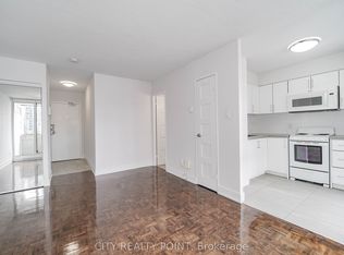 33 Isabella St #1813, Toronto, ON M4Y 2P7