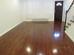 2549 S 7th St, Philadelphia, PA 19148