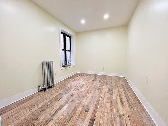 5th image of 401 E 21st St APT D4