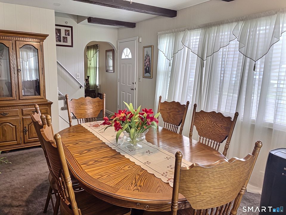 1st image of 326 Soundview Avenue