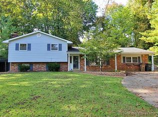 1915 Briarwood Dr, Cape Girardeau, MO 63701