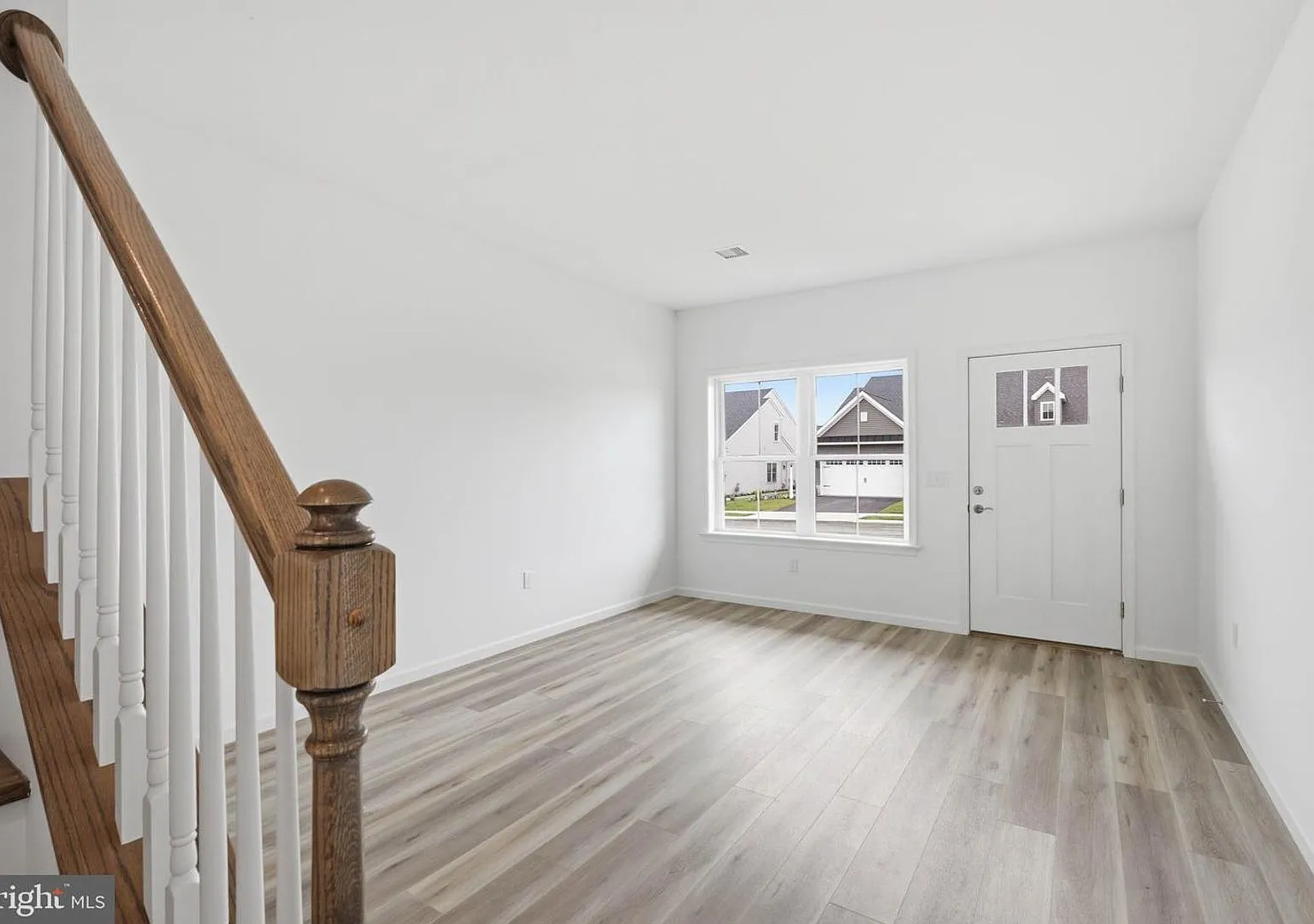 New Move In Ready 3 Bed 3 Bath Home in Lancaster — Photo 3