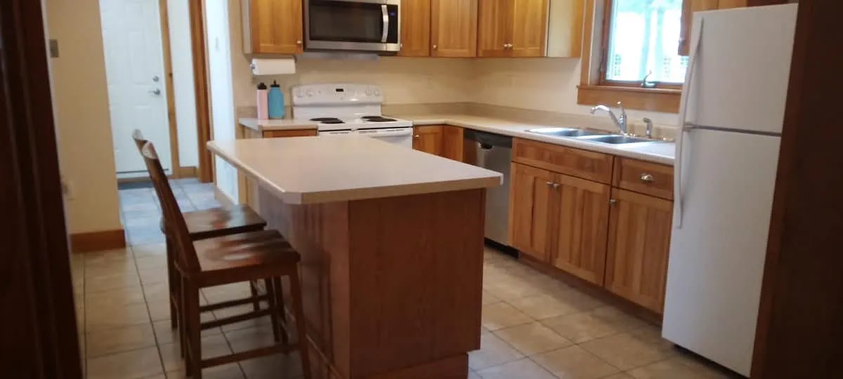 2 bed, 1200 sqft, $1,600 — Photo 3