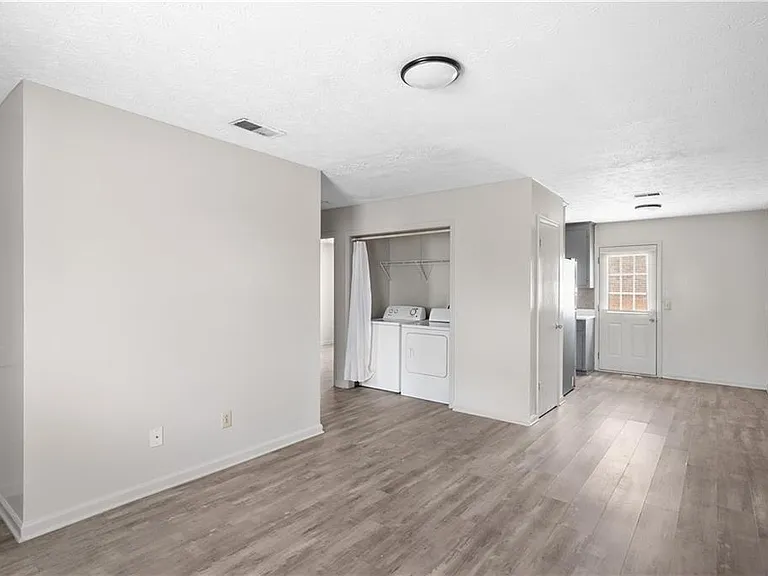 1007 New Lacy St #8 — Photo 2