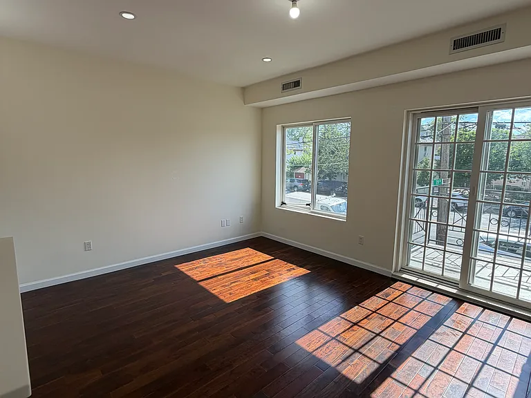 1739 Stillwell Ave #B — Photo 5