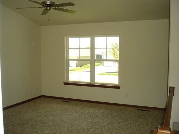 3rd image of 88 Whitechapel Dr