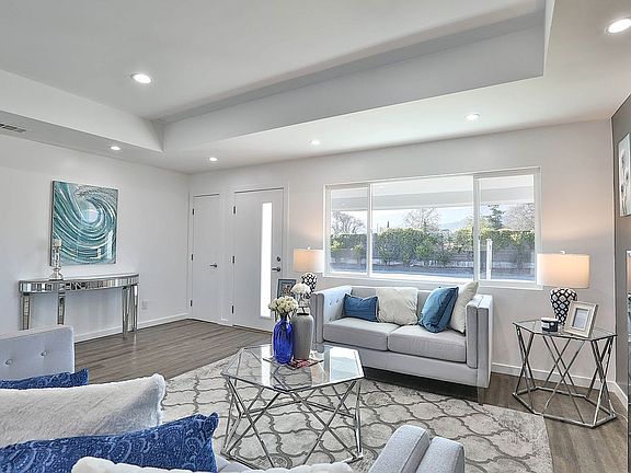 4th image of 14841 Branham Ln