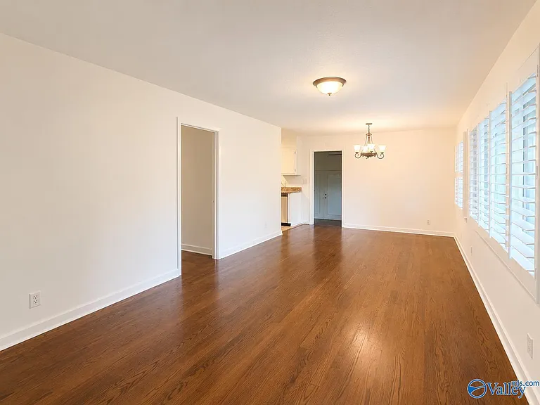 515 Warner St NW — Photo 4