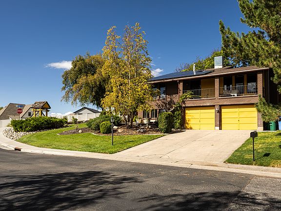 5th image of 1041 E Lamplighter Dr