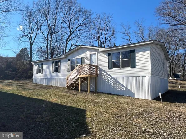 68 Gail Dr, Martinsburg, WV 25403
