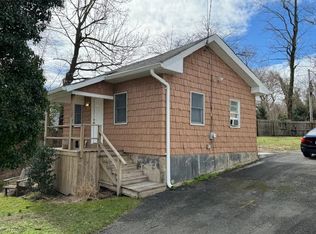 132 Old Town Rd, East Setauket, NY 11733