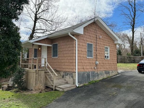 132 Old Town Rd