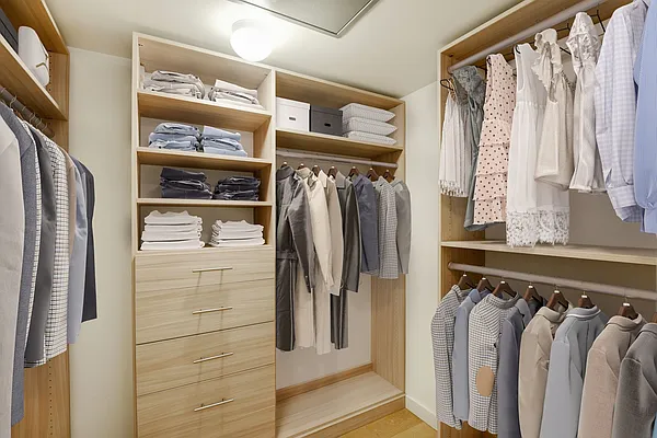 Sold by Compass | media 9