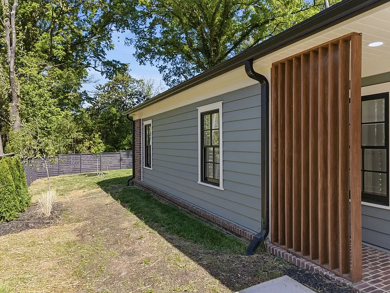 1840 Merriman Ave — Photo 4