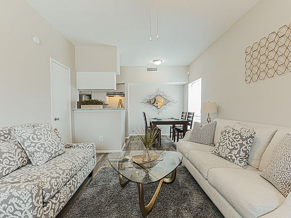 4th image of 401 McDermott St #1702
