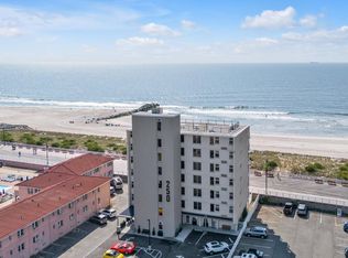 250 Shore Rd APT 1E, Long Beach, NY 11561