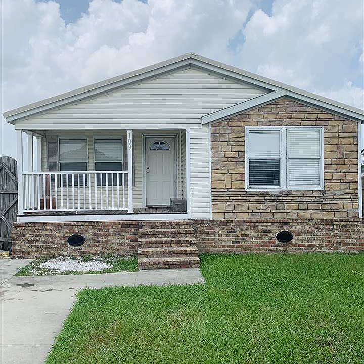 1st image of 109 Silver Creek Dr
