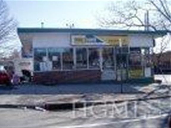 2nd image of 200 E Sandford Blvd