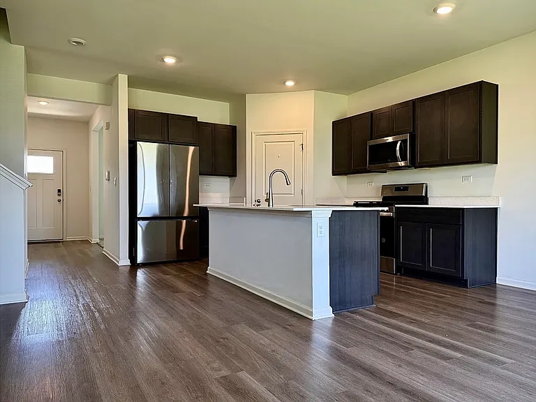 13520 S Carmel Blvd — Photo 6