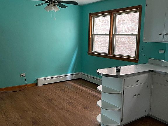 3rd image of 7850 W Belmont Ave #1