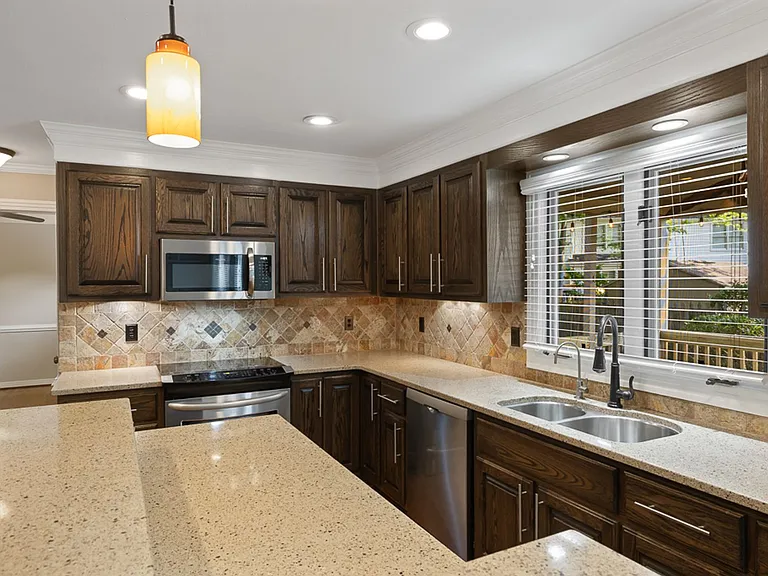 501 Asbury Ct — Photo 13
