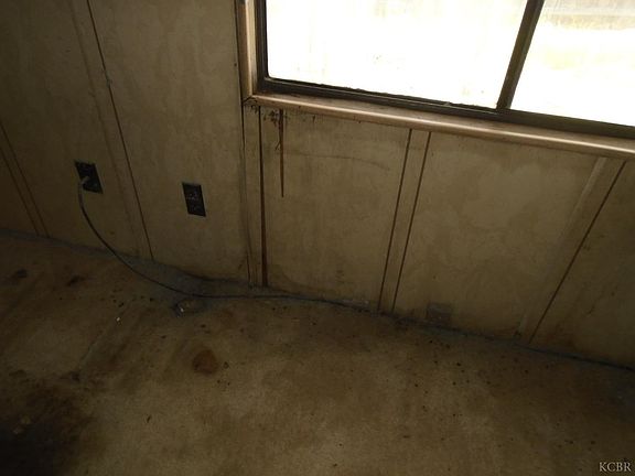 3rd image of 860-9 E Grangeville Blvd