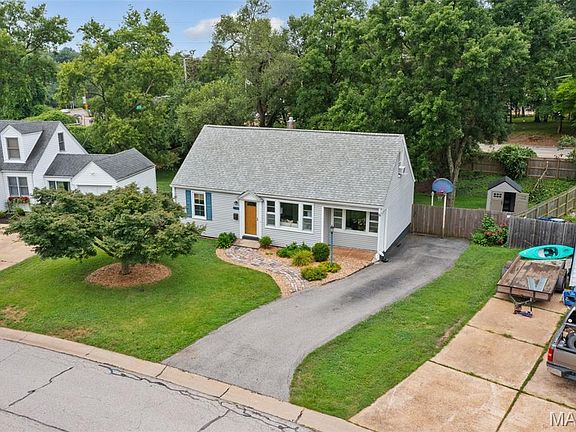 3rd image of 969 Westglen Dr