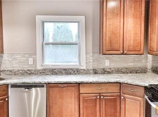 290 Suttons Ln, Edison, NJ 08817