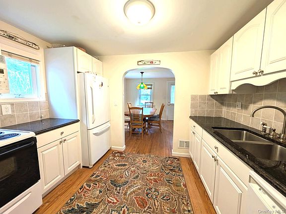 3rd image of 13 Fisher Road