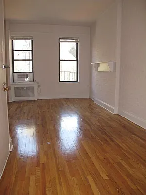 Rented by Metropolis Real Estate of Manhattan | media 11