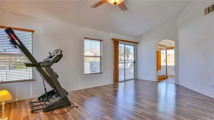 8615 Mesa Oak Dr — Photo 3