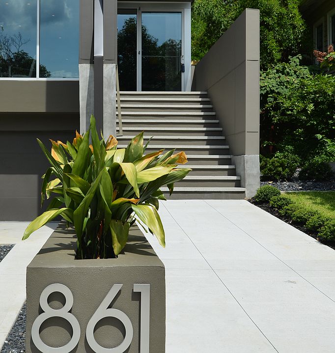 2nd image of 861 Vedado Way NE