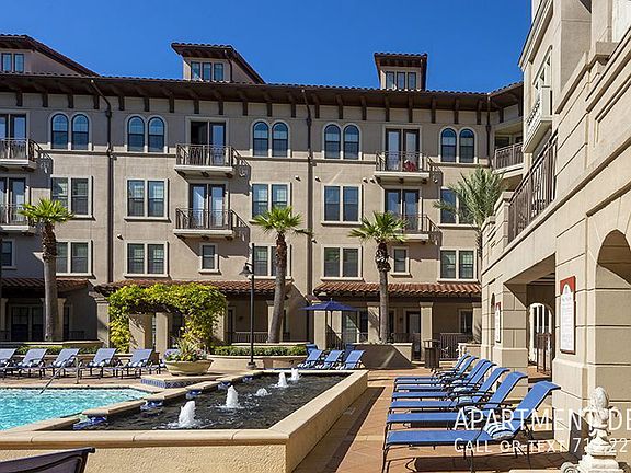 4th image of 2127 Allen Pkwy #313