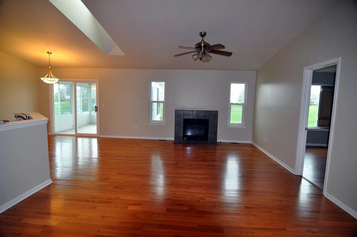 3 bed, 1543 sqft, $2,400 — Photo 2
