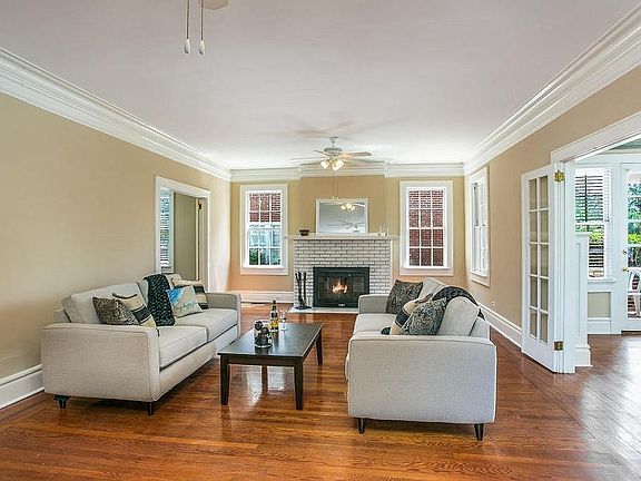 5th image of 2343 Herschel St